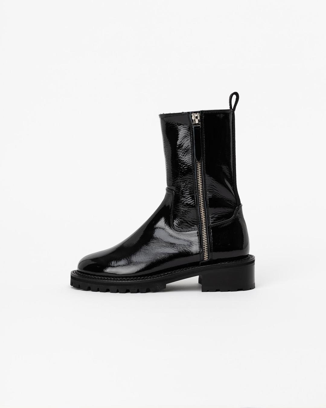 Affetuoso Shearling Boots in Black Wrinkle Patent
