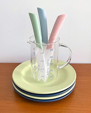 pastel ceramic knife