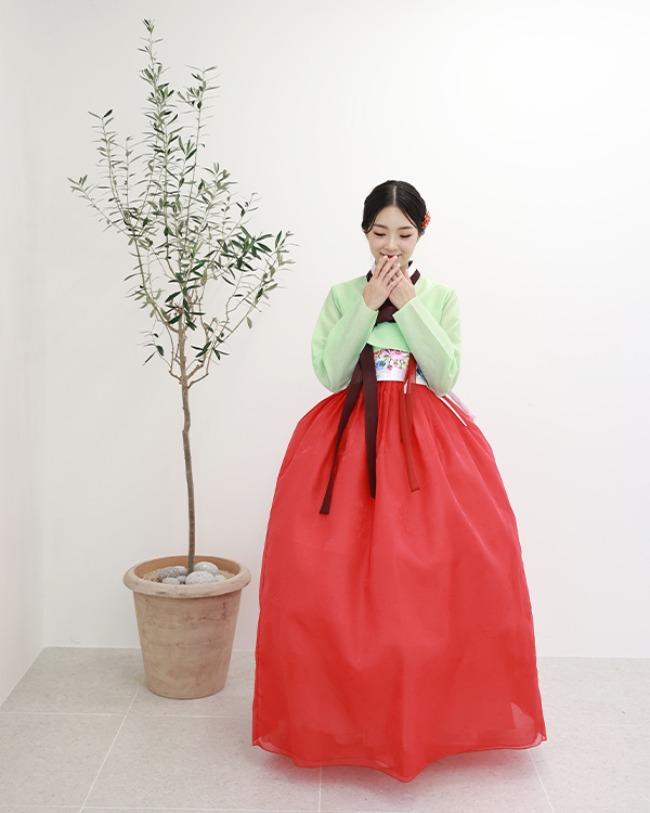 [한복대여] 전통한복 꽃자수 춘향이 여자한복