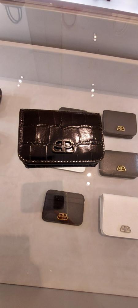 발렌시아가 BB 로고 크로커다일 가죽 미니 지갑 601387