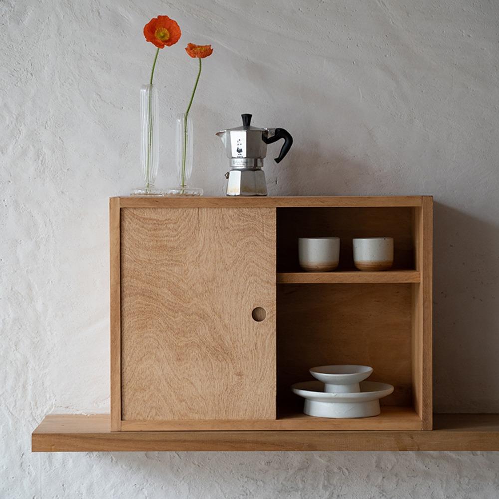 슬라이드 벽걸이 원목 그릇 수납장