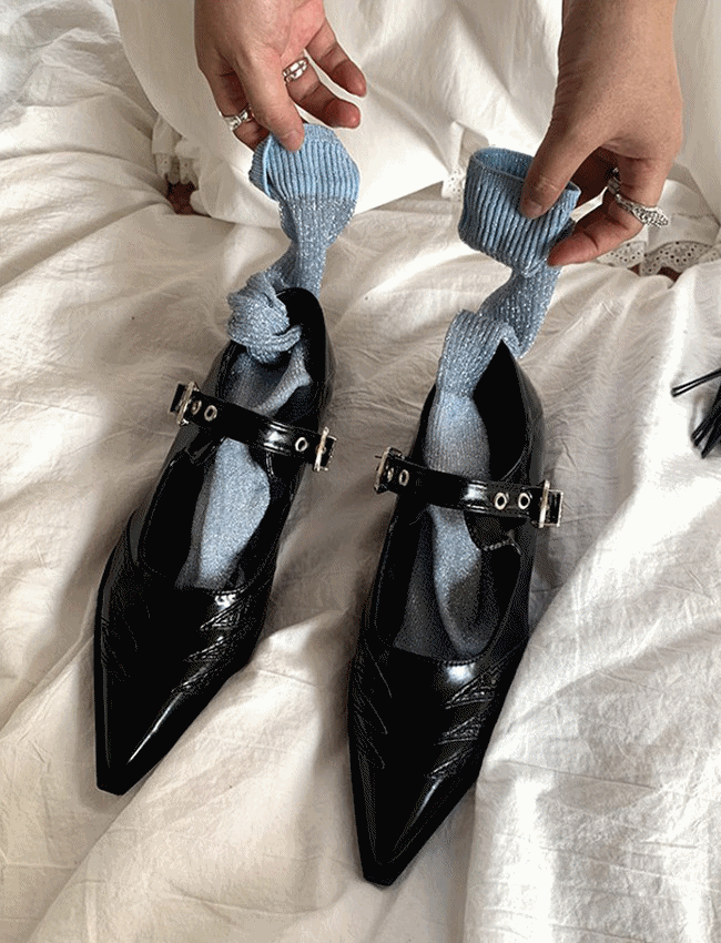 제이커 버클 스틸레토 플랫슈즈