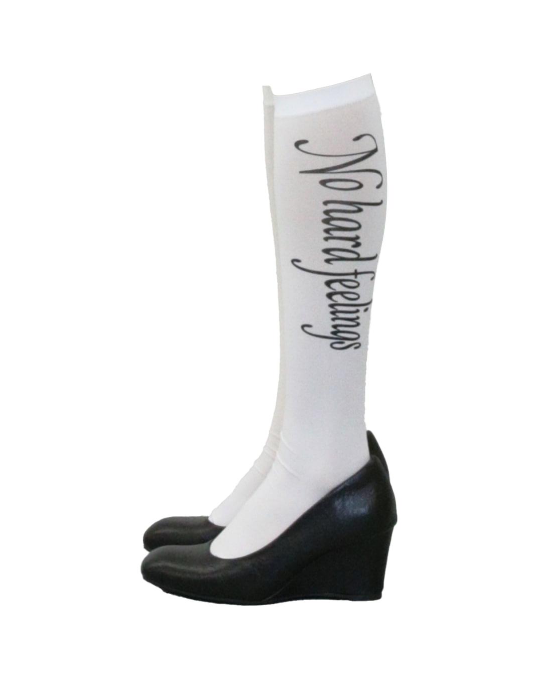 GRAPHIC KNEE SOCKS, WHITE