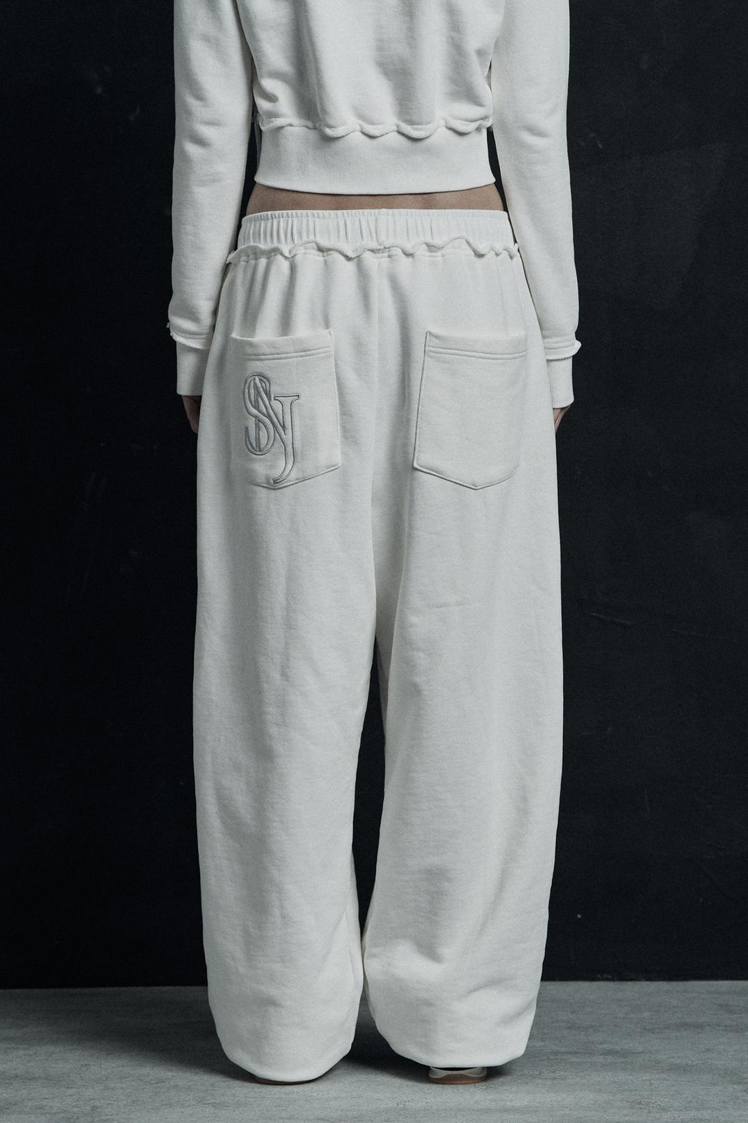 SNJ CUT-OFF SWEATPANTS WHITE