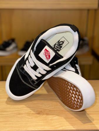 이런 상품 어때요? [VANS] 반스 뉴스쿨 Knu Skool 블랙 남여공용 스니커즈 VN0009QC6BT