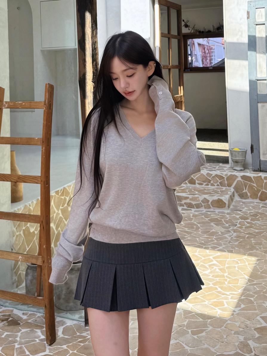 오버핏 울 브이넥 니트티