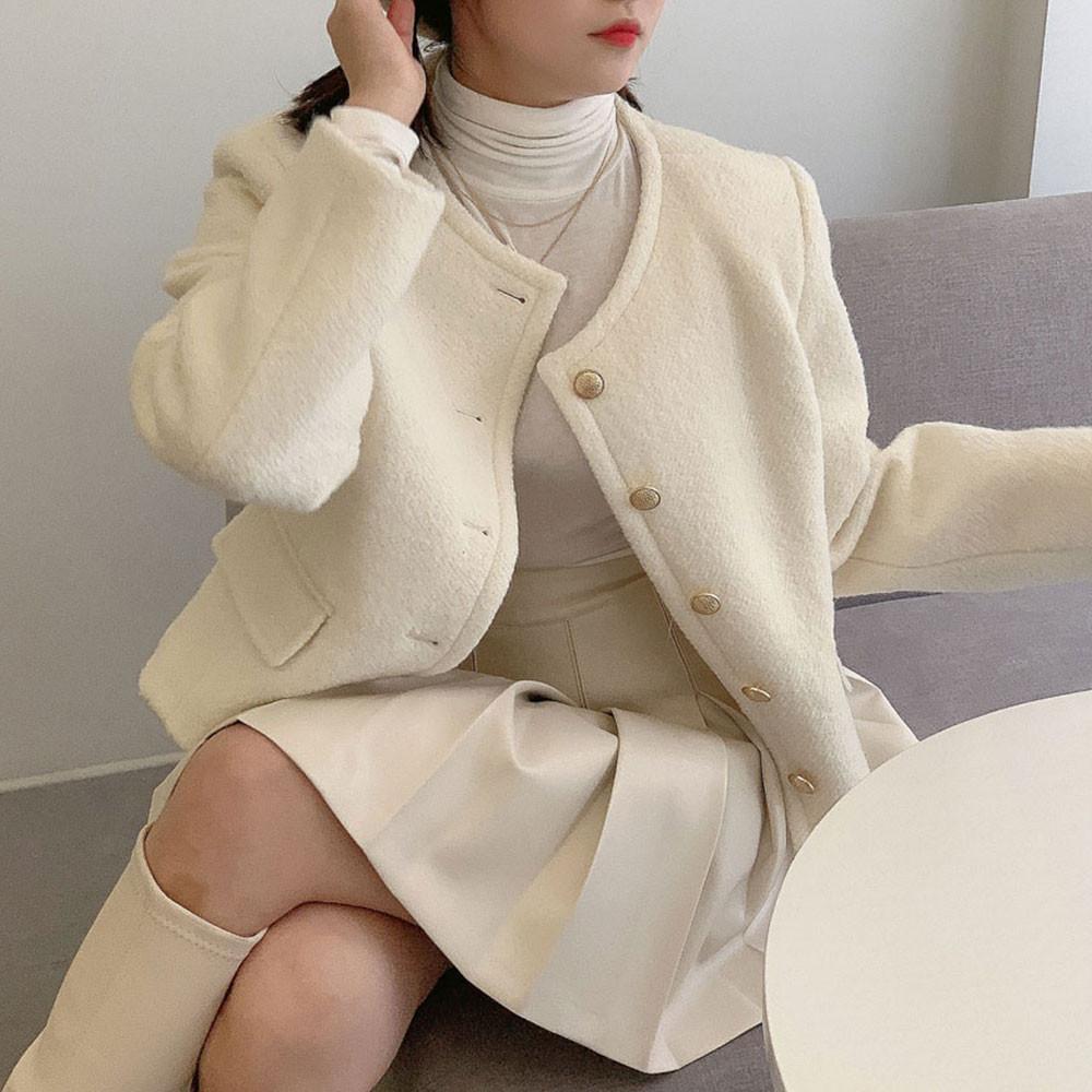 여성 라운드넥 노카라 부클 울 자켓 누빔 안감 아이보리 검정 크롭 숏 금장 버튼 싱글 재킷