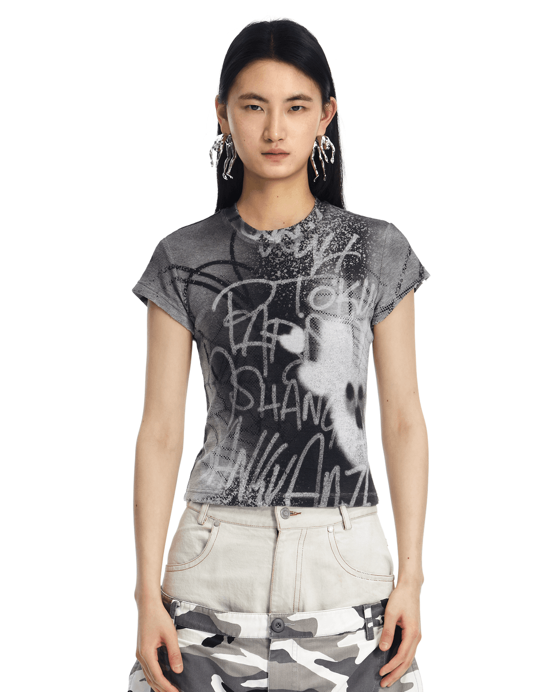 BUMPY SOLID GRAFFITI PRINT FITTED T-SHIRT