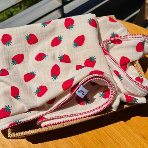 딸기딸기🍓 4중 거즈 블랭킷 아기 담요