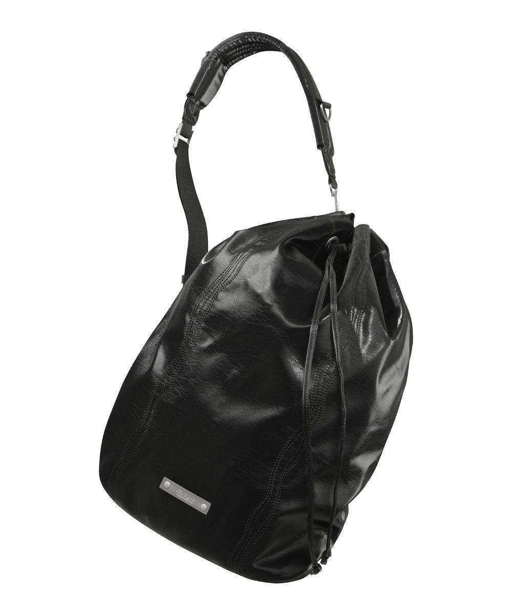 글로시 레더 슬링백 블랙