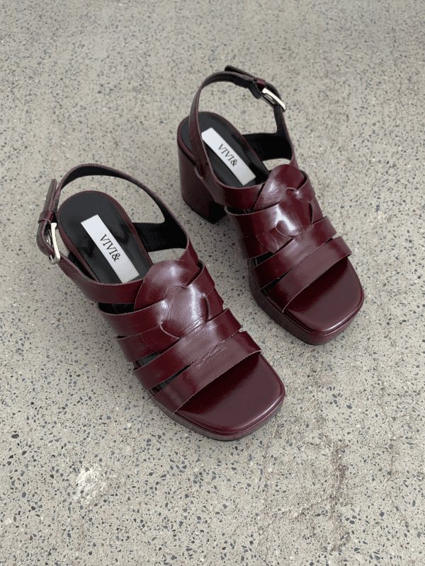 딥버건디 통가죽 플랫폼 웨지샌들 7.5cm