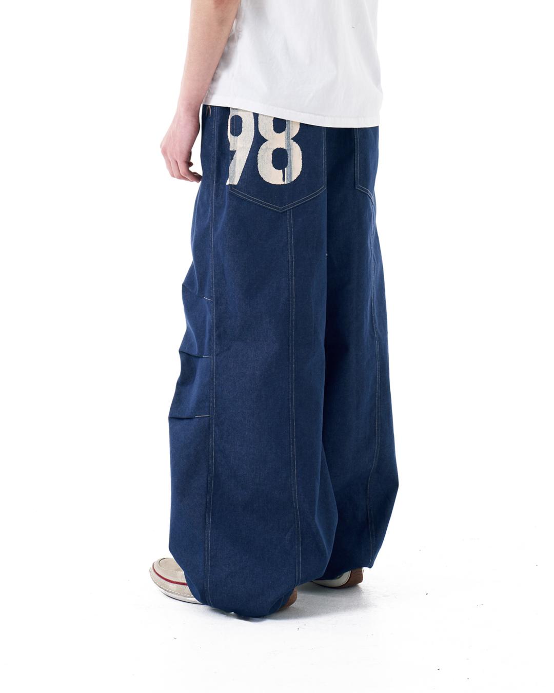 [5.3 예약배송]98 Printed Knee Pin-tuck Denim Pants (Blue)