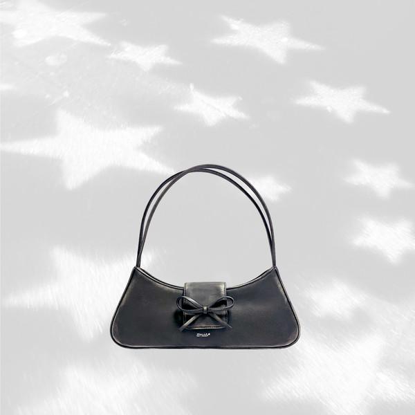 [신규가입시 15% 할인쿠폰 지급+오픈할인 5%] Bow Small baguette  리본 스몰 바게트백 - Black Distressed