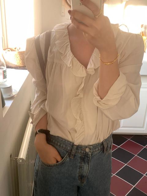 시아 프릴 블라우스