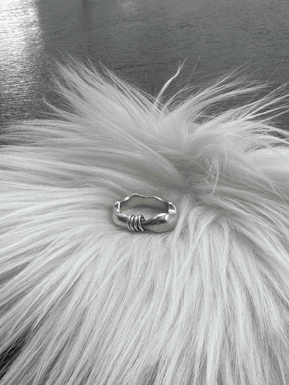 Curved Ring with layered chain