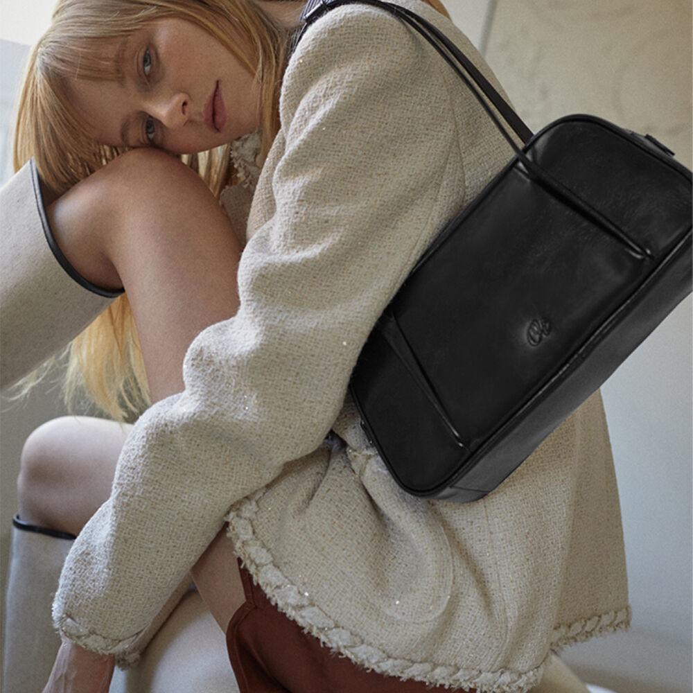 Staccato_Crack Black