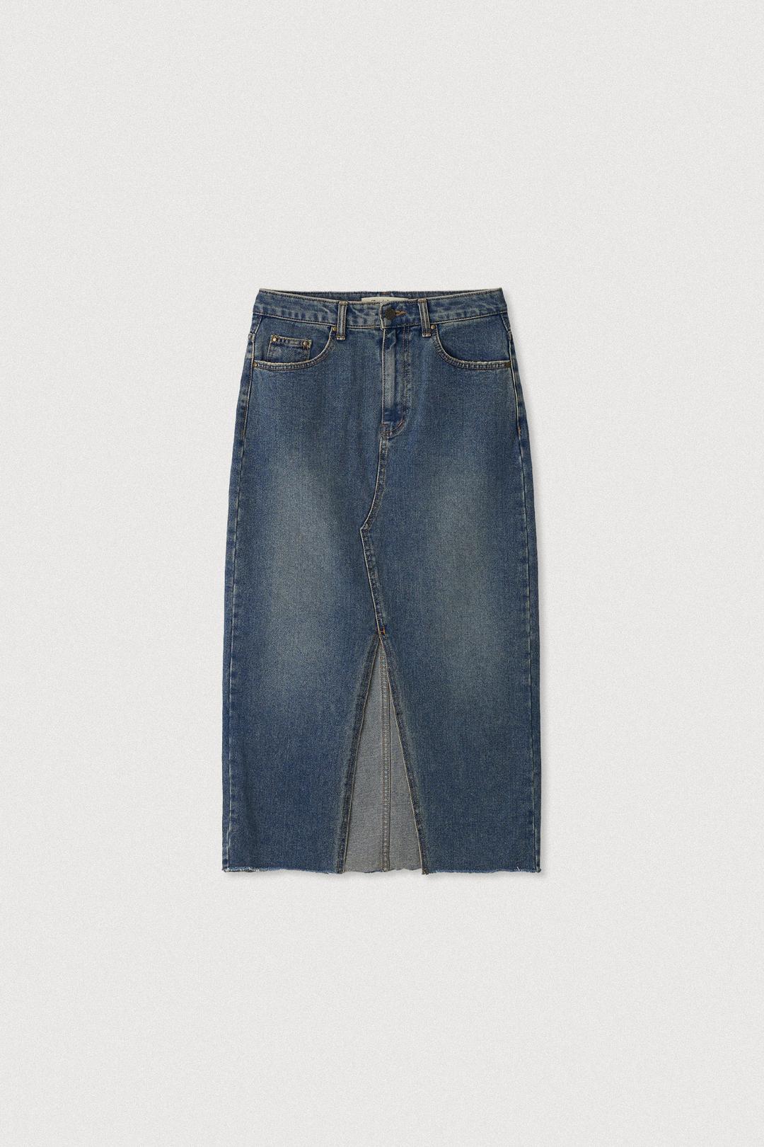 FRONT SLIT DENIM SKIRT [MID BLUE]