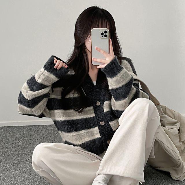올라프 모헤어 단가라 반크롭 가디건_핫텐