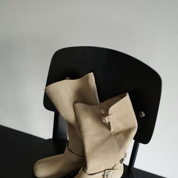 Soft buckle boots