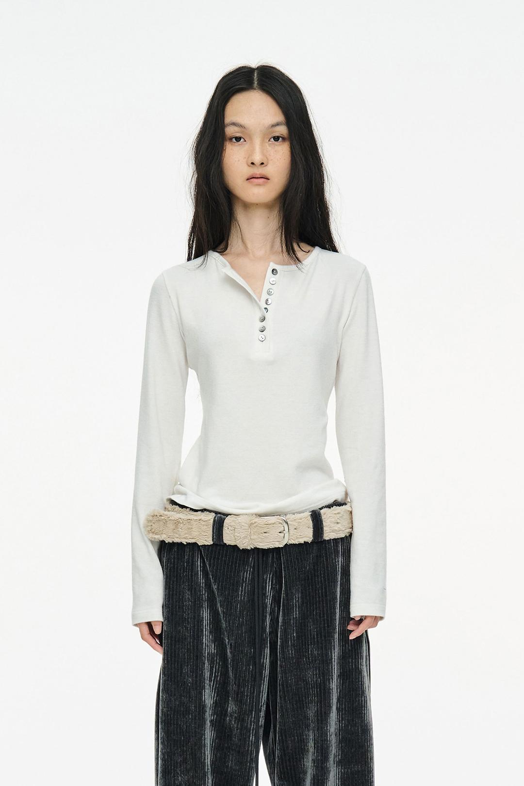 [EXCLUSIVE] CLASSIC BUTTON TOP / IVORY