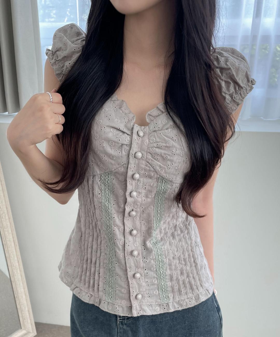 멜로우데이 [44~66/인기] 포레 레이스 블라우스 / 셔링 반팔 나시 블라우스 / 아일렛 펀칭 나시 / 여름 한여름 / 프릴나시 퍼프 블라우스/ 퍼프 펀칭 / 퍼프 레이스블라우스 발레코어