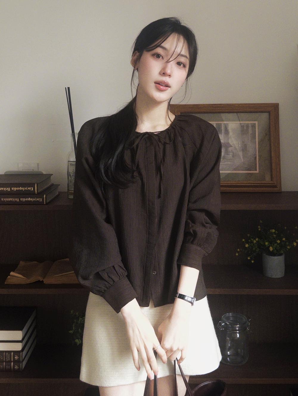 슬로우앤드 made. 비앙 스트랩 세로결 블라우스 - 2 color