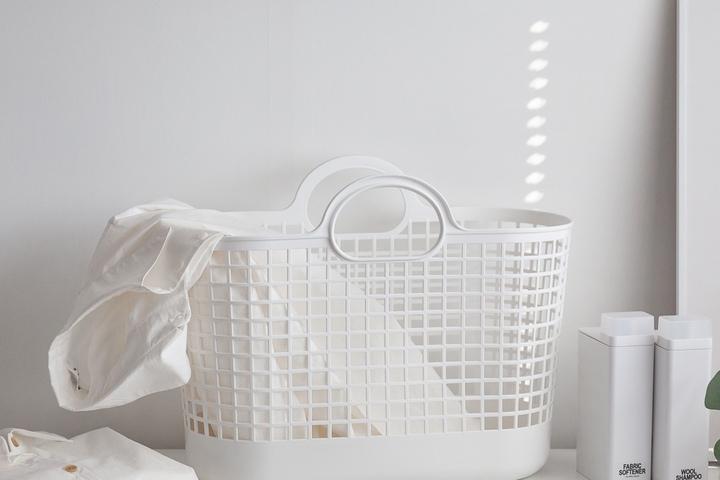 화이트 소프트 매쉬 런더리 바스켓 슬림 M