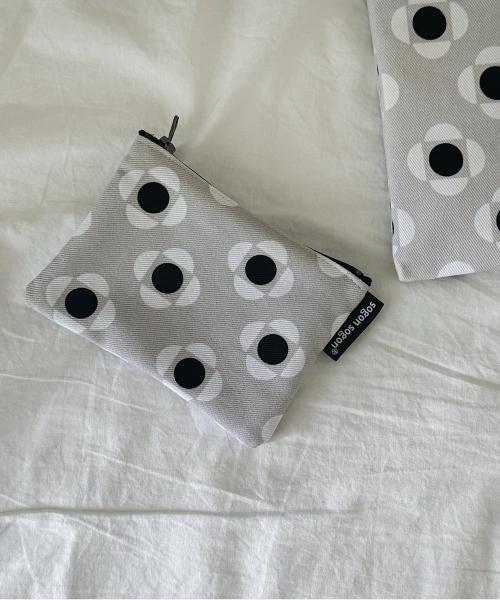dot flower pouch s
