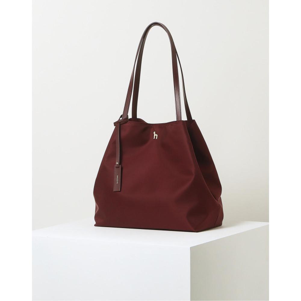 헤지스  [SAVER] 품절대란 와인 나일론 퍼피 로고 나일론 숄더백 L HIBA2E924D2