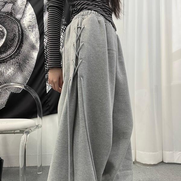 Eyelet sweatpants