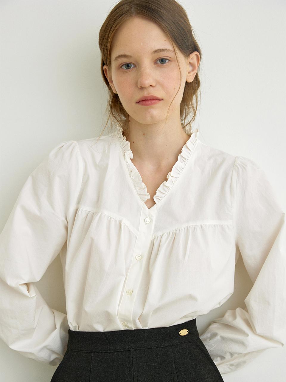 애즈이프 Lieben frill blouse (Ivory)