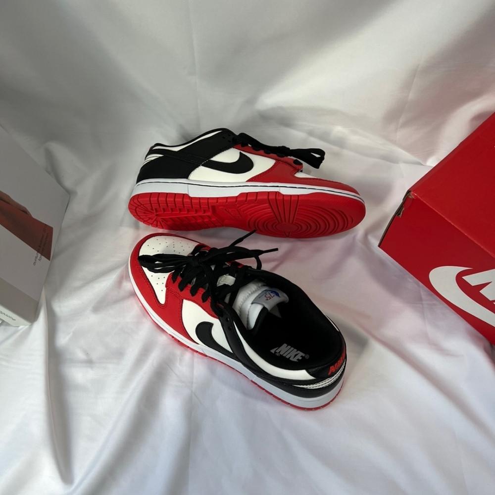 나이키 NBA 시카고 덩크 로우 레트로 EMB 블랙 앤 칠리 레드 검빨