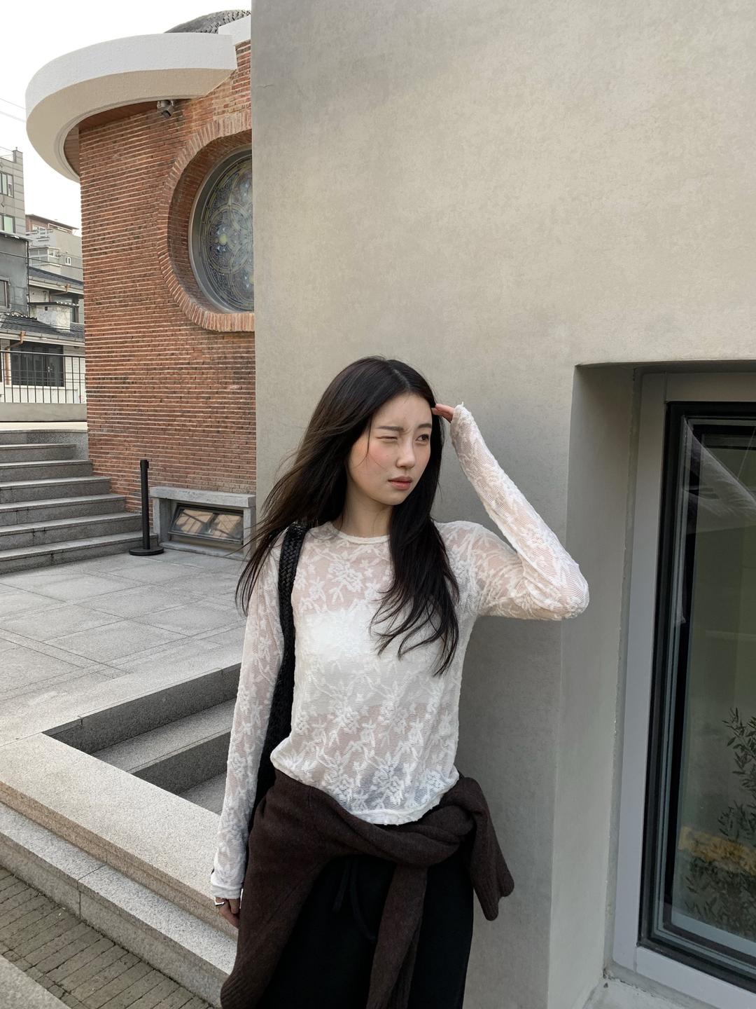 프릴리 DR. Musey Sheer Jacquard Tee