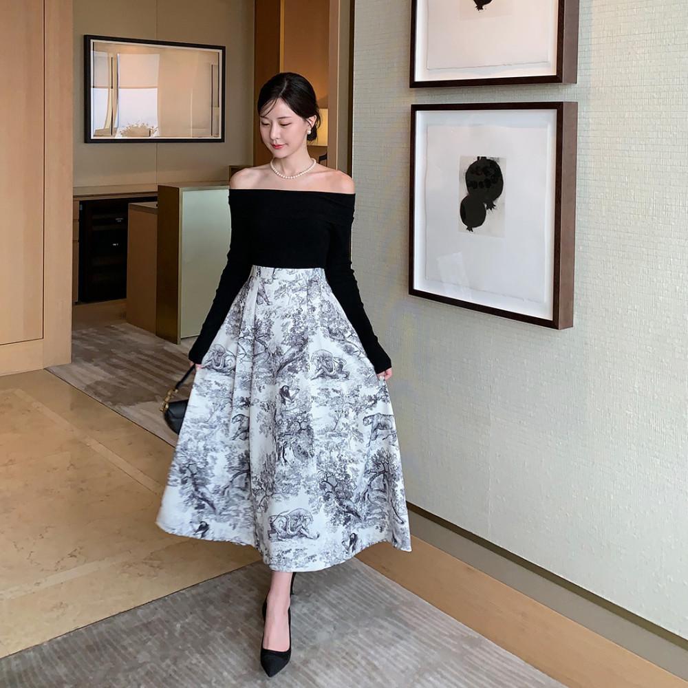 트왈드주이 플레어 롱 스커트 / 화이트 / 나염 프린팅 핀턱 훌