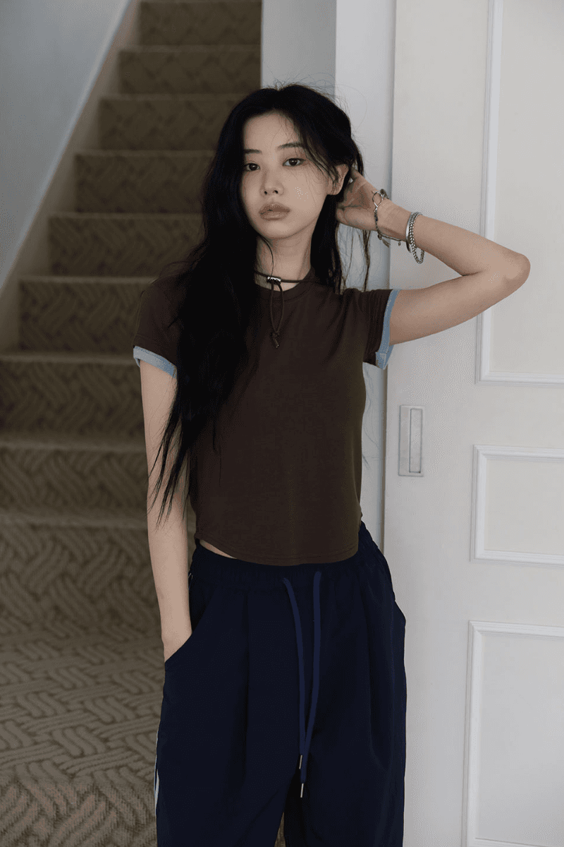 페이크 로그 배색 티