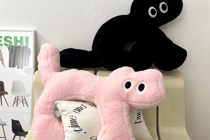 [국내배송] 2colors 키치캣 쿠션 고양이 애착 인형 자취 쿠션 인테리어 집들이 선물