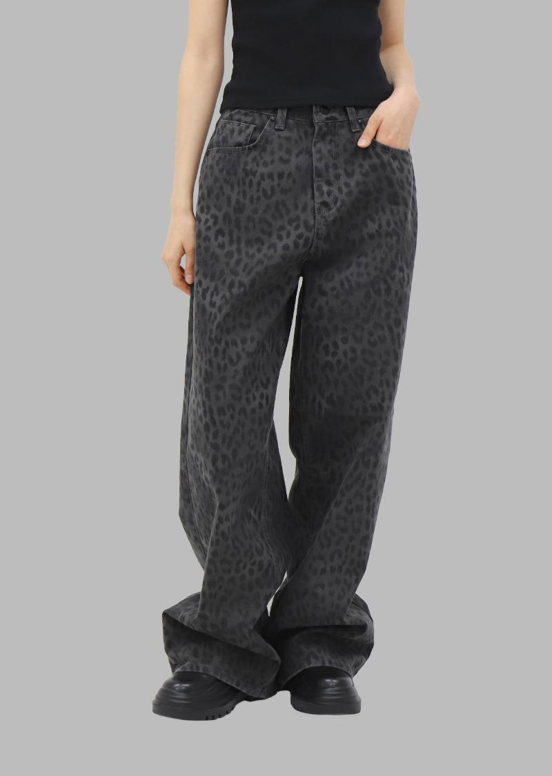 오피엠 레오파드 와이드 팬츠_차콜
