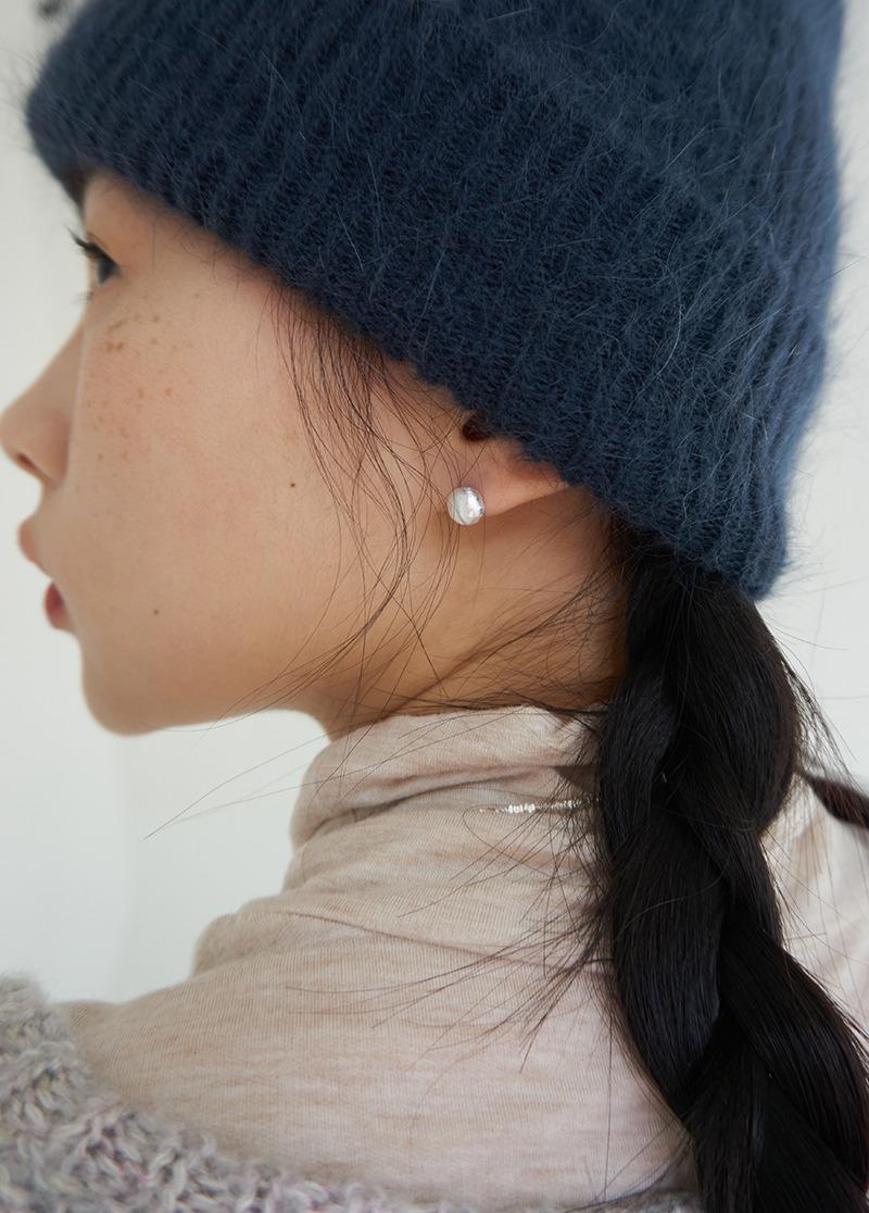 [E519][silver]modern matte round earring/무광 은 귀걸이 시선
