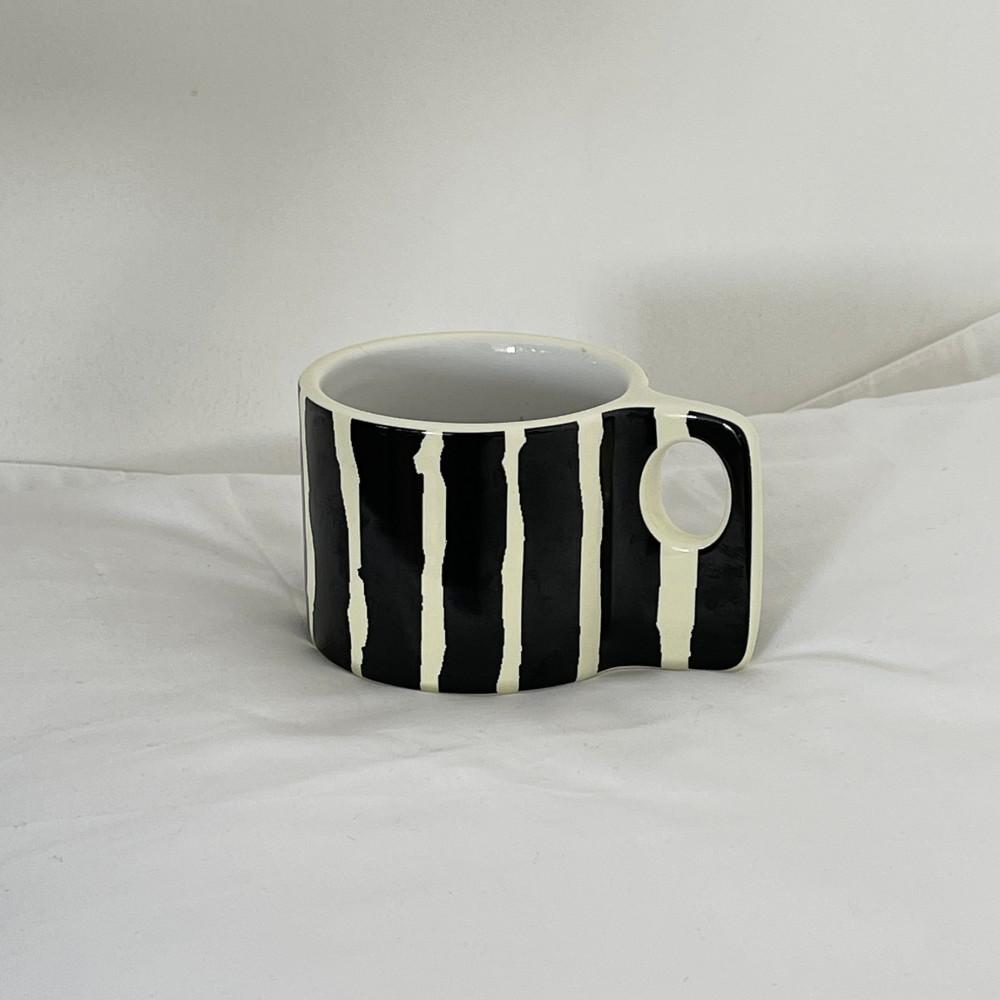 쏠띵즈 블랙 스트라이프 써클 머그컵