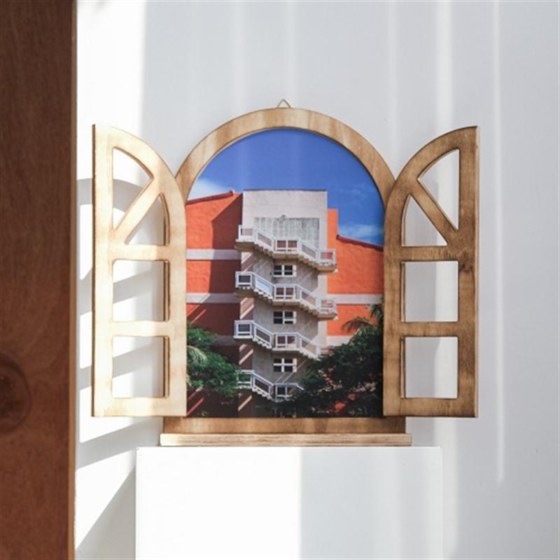 열리는 아치형 인테리어 창문액자