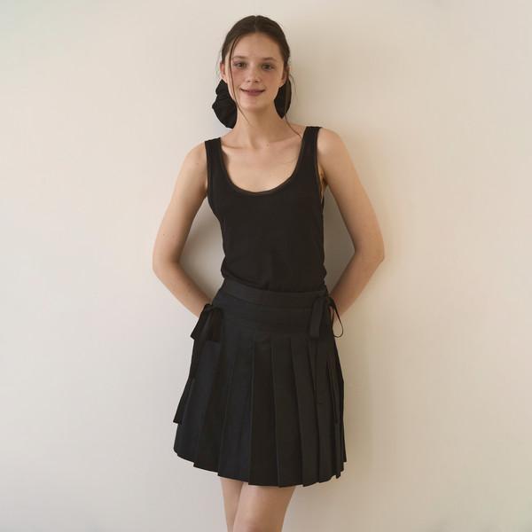Julia Ribbon Pleats Skirt (Black)