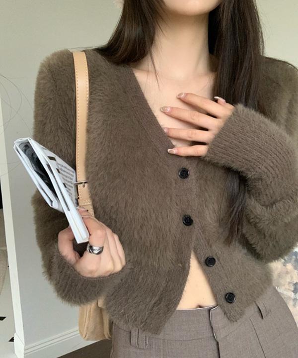 위아 브라운 퍼 가디건