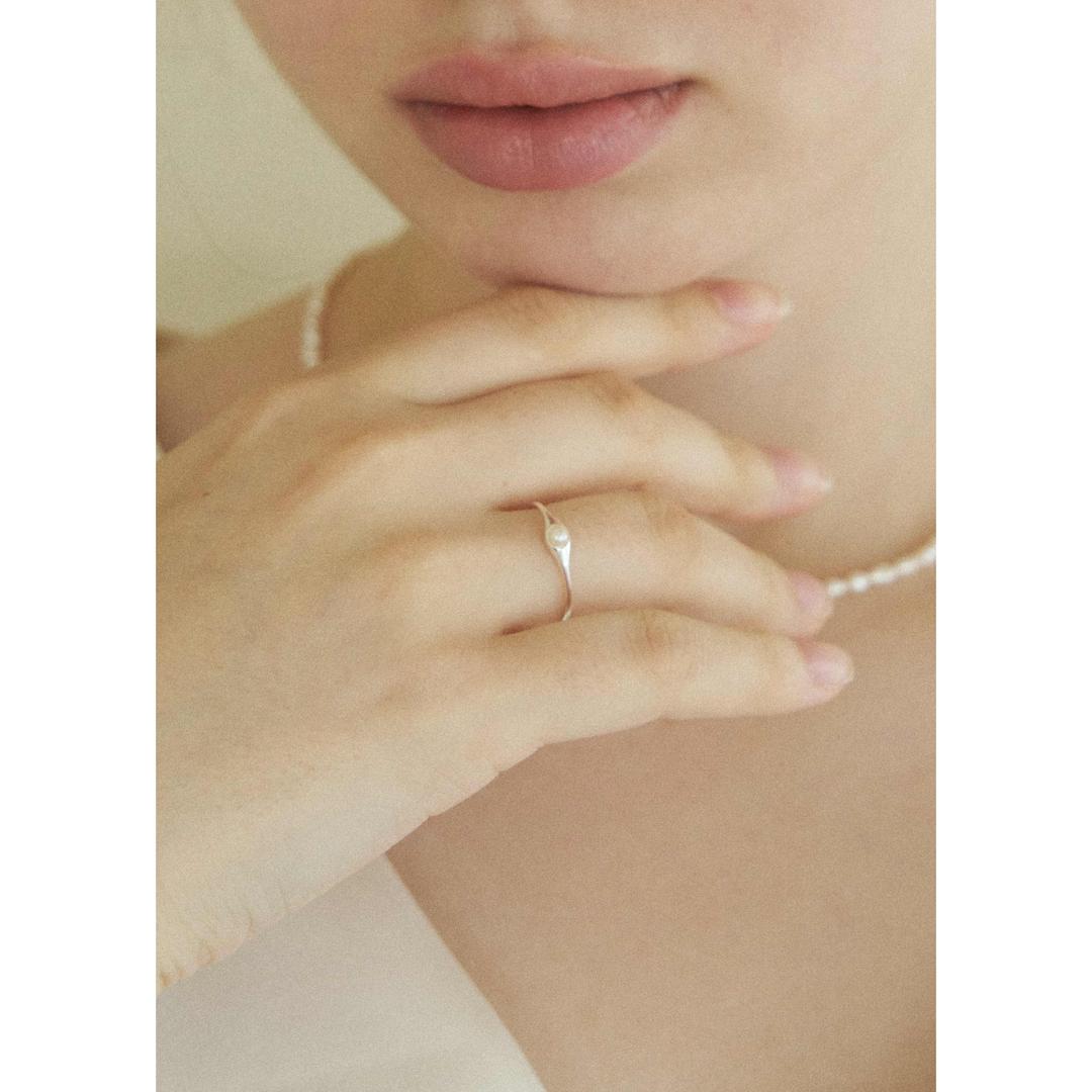 crème pearl ring