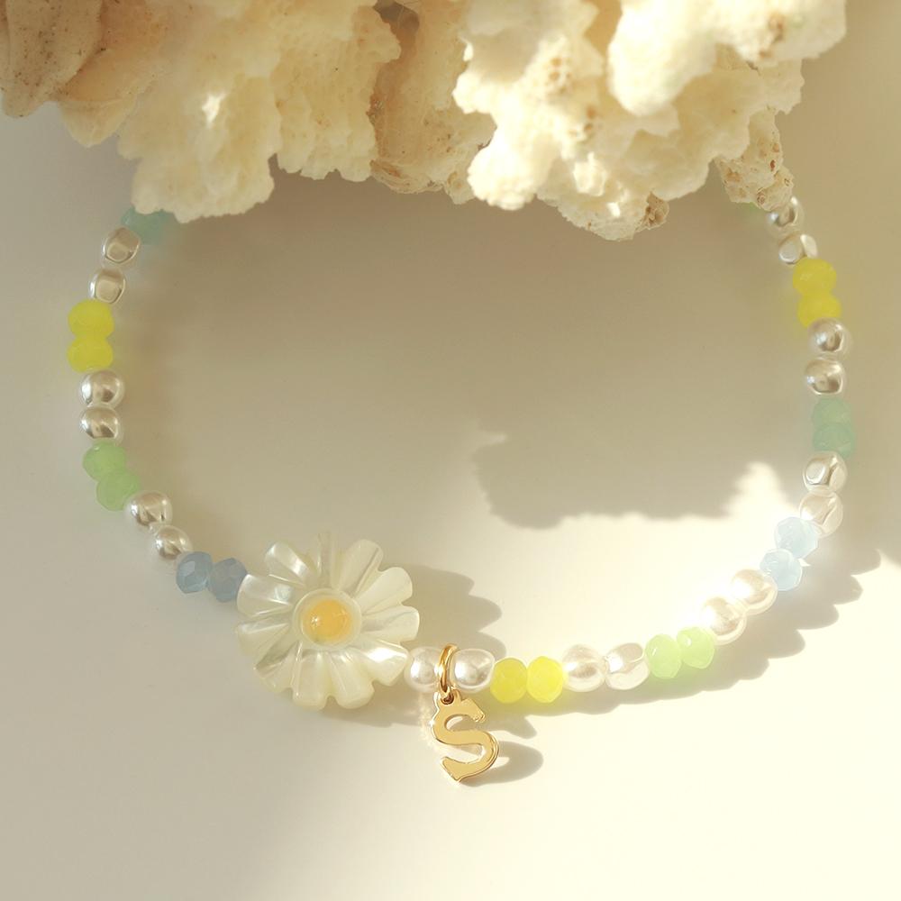 [선물포장] 자개 데이지 이니셜 비즈팔찌