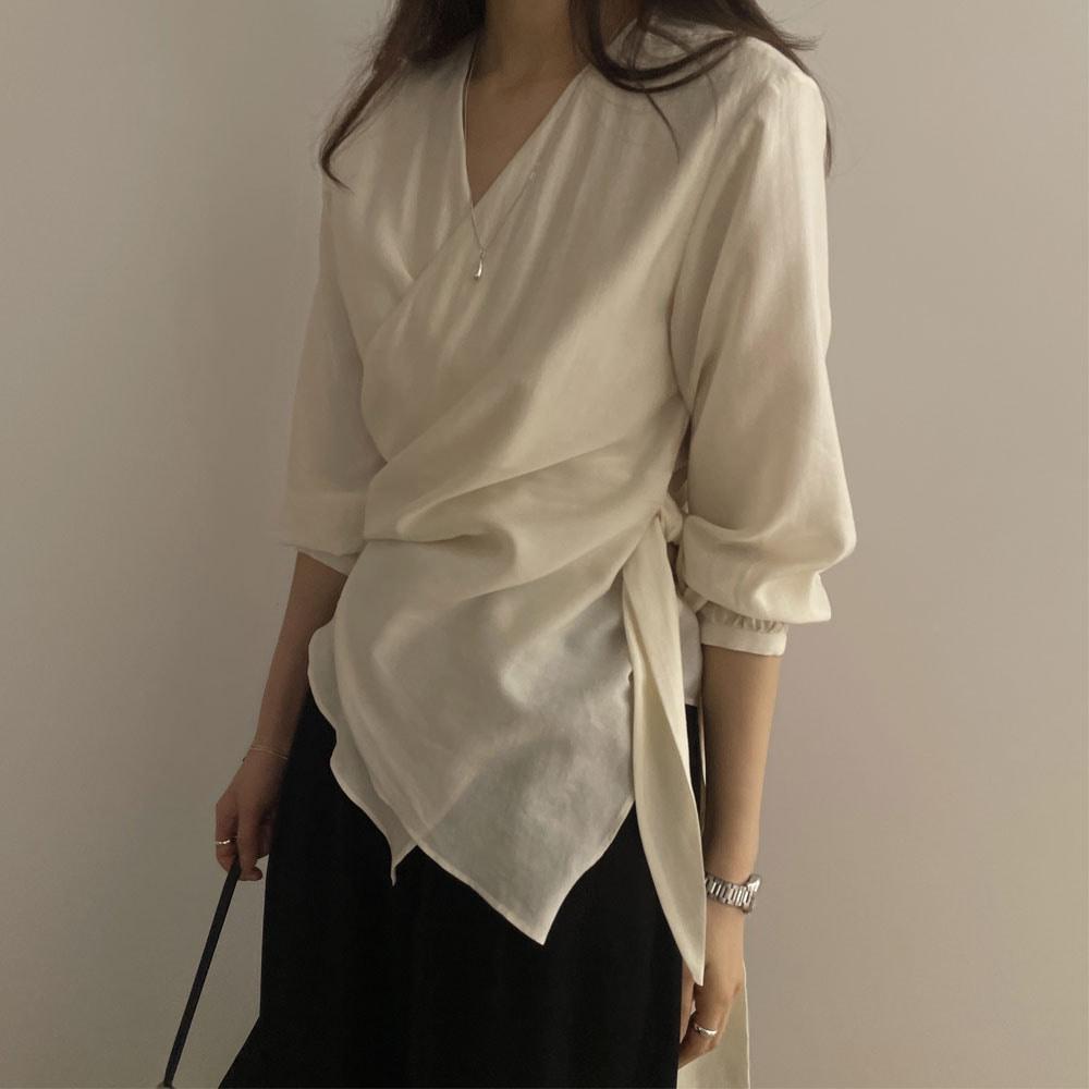 [단독진행] 키라 랩 브이넥 스트랩 봄 여름 하객룩 블라우스