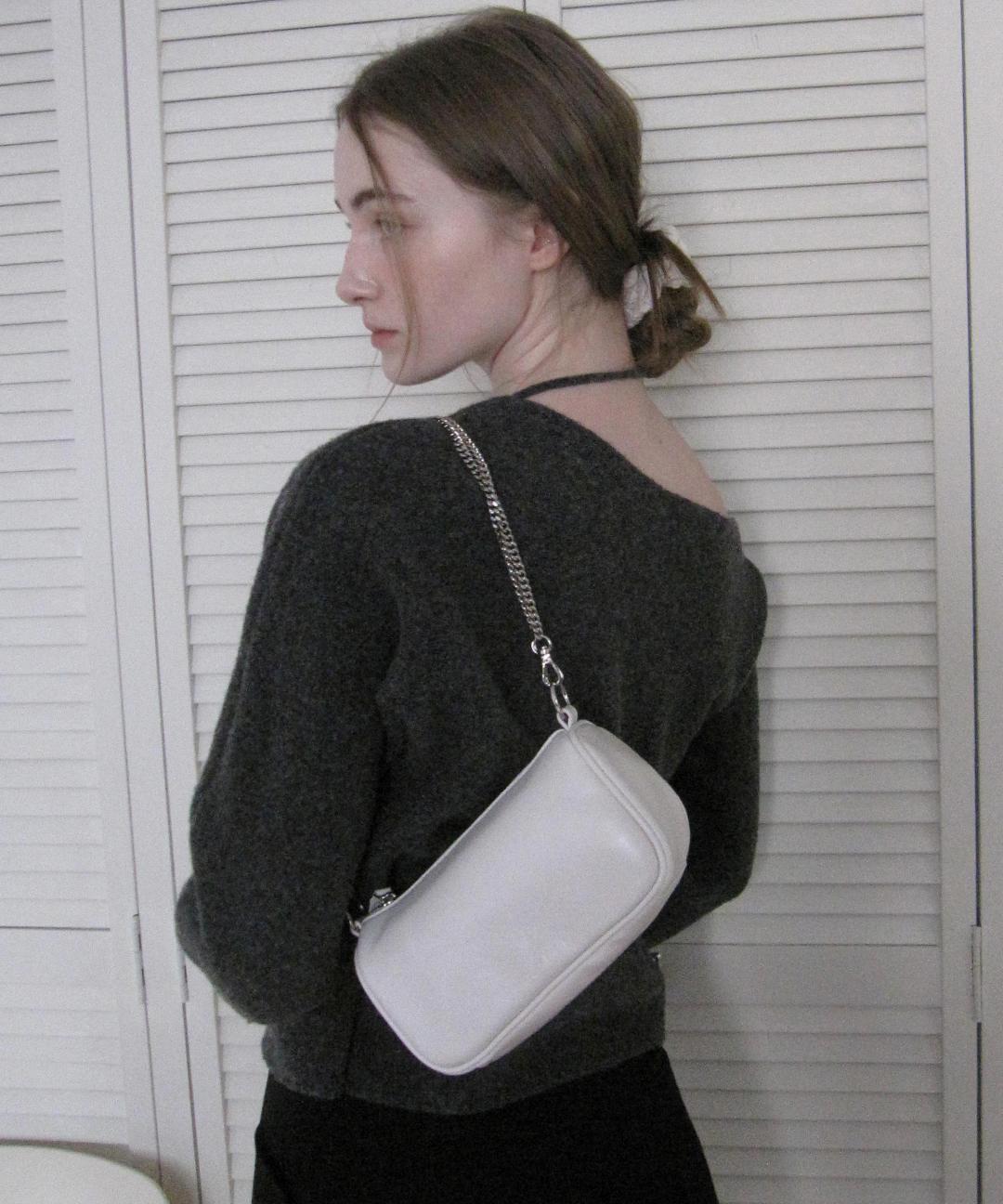 두마로 [당일 출고] 틸트 체인 크로스백 (3COLORS)