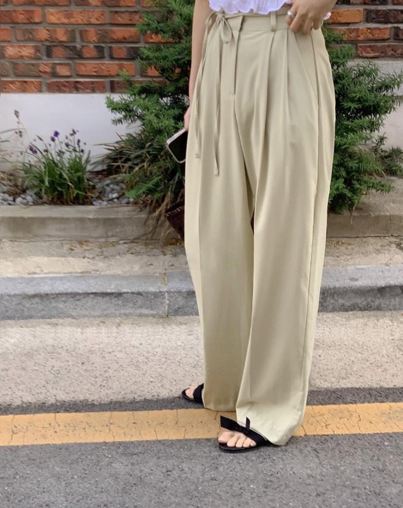 스트랩 투핀턱 슬랙스