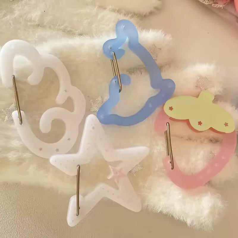 1Pc 귀여운 스타일 딸기 천사 날개 돌고래 스타 아크릴 한국어 열쇠 고리 통증 커버 버클 가방 펜던트 키 체인 휴일 선물