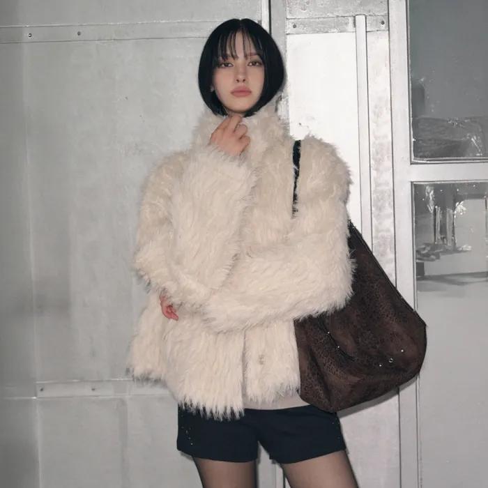 [12월 16일 예약배송] 리버시블 시어링 퍼 자켓 [CREAM]