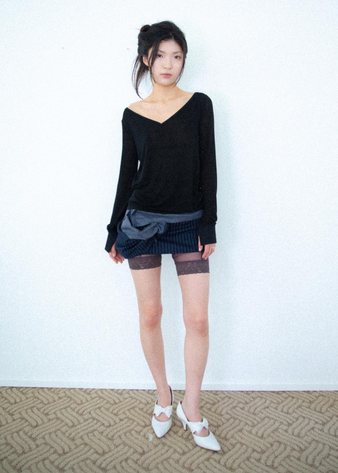 Cuffs Long Sleeve Knit in black